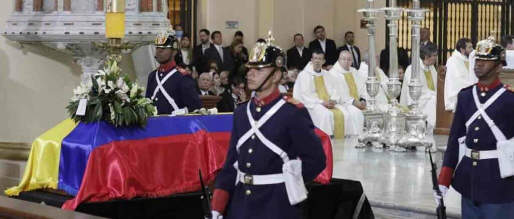 Petro no asiste a funeral de Uribe Turbay