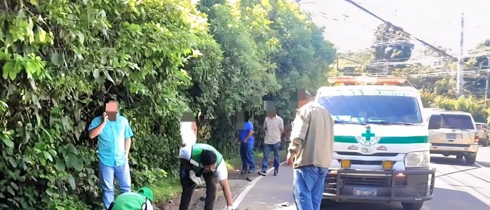 Conductor provoca accidente tras invadir carril contrario en La Libertad