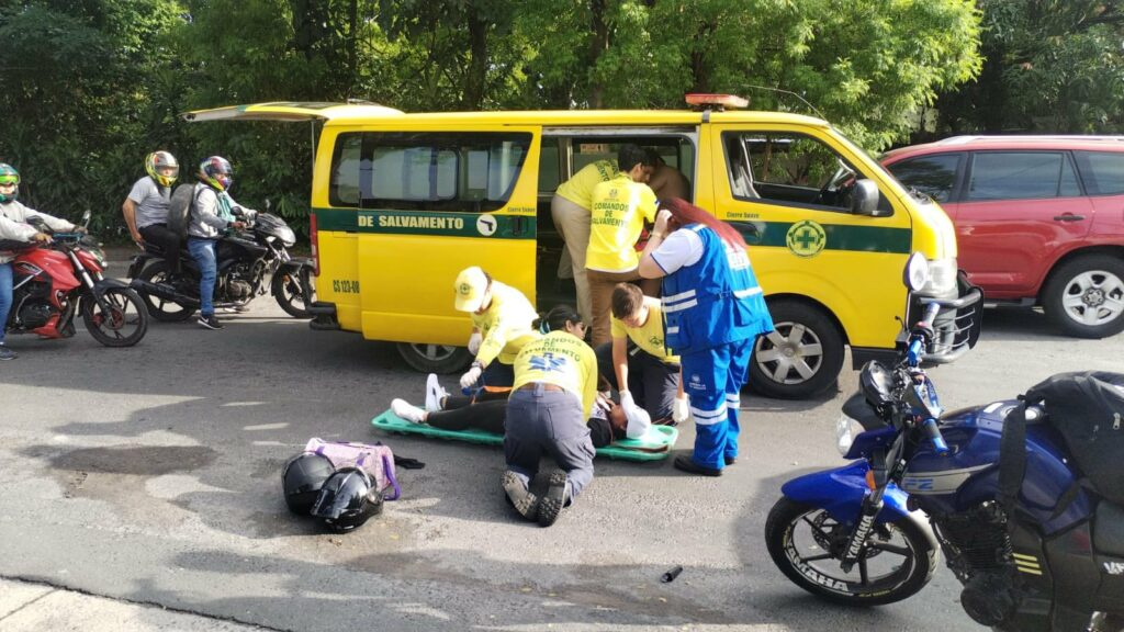 Motociclista lesionado junto a su acompañante en Soyappango