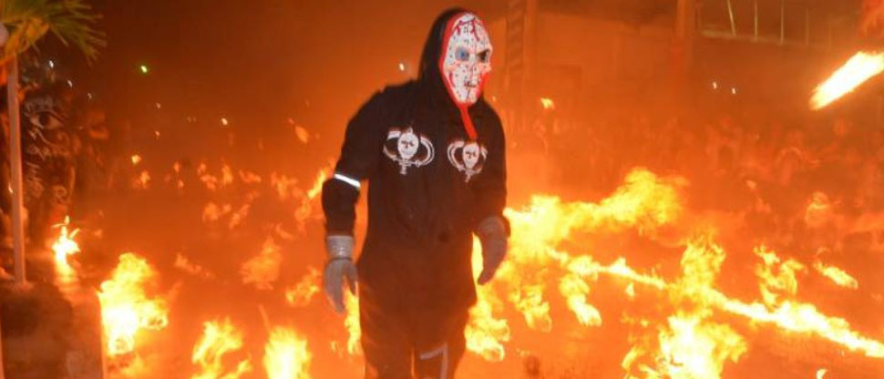 Nejapa festeja 103 años de su tradicional “Bolas de fuego”