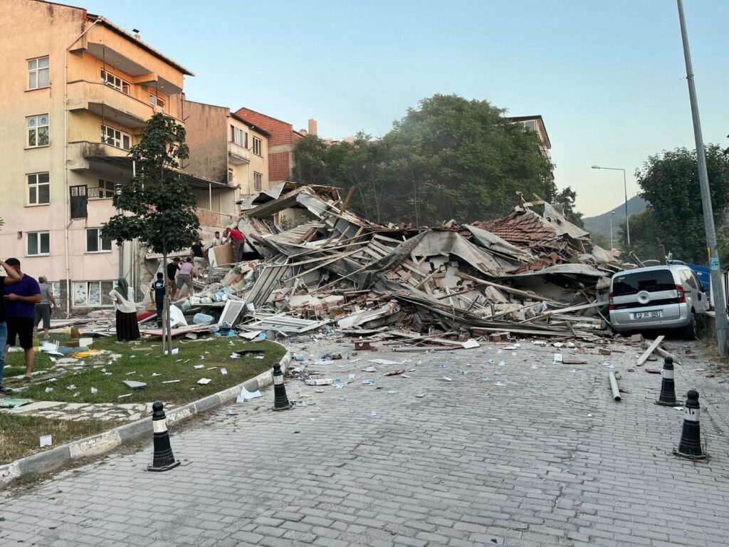 Terremoto de 6.2 grados sacude zona occidental de Turquía