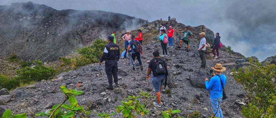 Turistas disfrutan de los destinos nacionales acompañados de buena seguridad