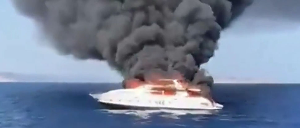 España: yate de lujo se incendia y termina en el fondo del mar