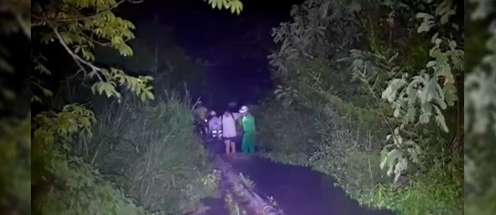 Santa Ana: Cruz Verde rescata a seis turistas tras quedar atrapados tras la crecida de un río
