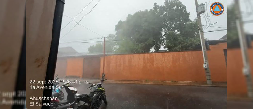 Así fue la intensa lluvia y vientos que azotaron Ahuachapán esta tarde de lunes