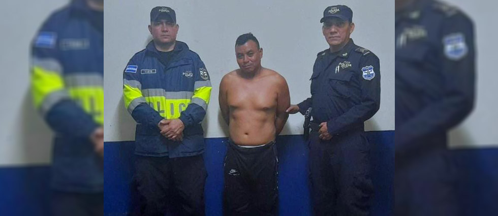 Capturan a sujeto ebrio que le propinó varios puñetazos ¡¡¡a su madre!!! en Santa Ana