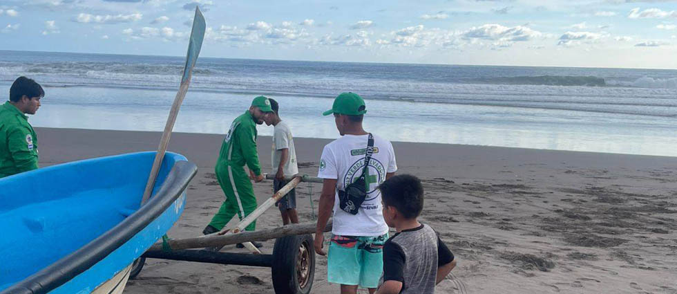 Joven desaparece en playa en playa Garita Palmera tras volcar su lancha