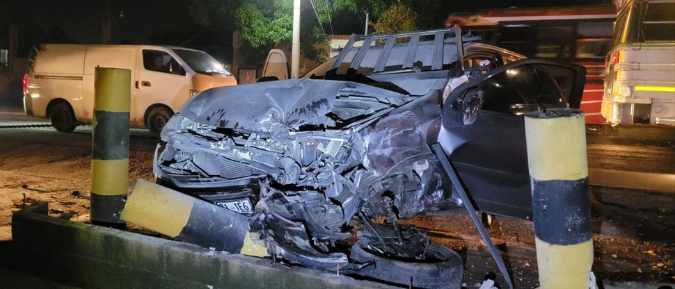 Joven sin licencia y a excesiva velocidad provoca fuerte accidente en Sonsonate