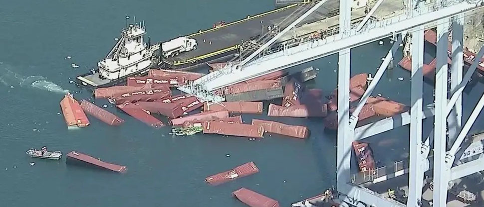 Más de 60 contenedores caen de un barco en puerto de Long Beach, Los Ángeles