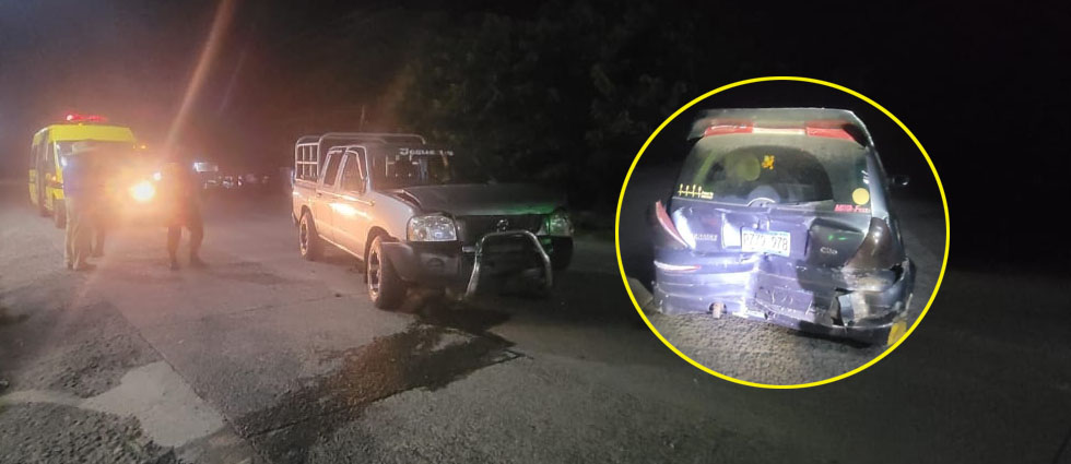 Una mujer y un menor resultan lesionados tras fuerte choque en la carretera Litoral