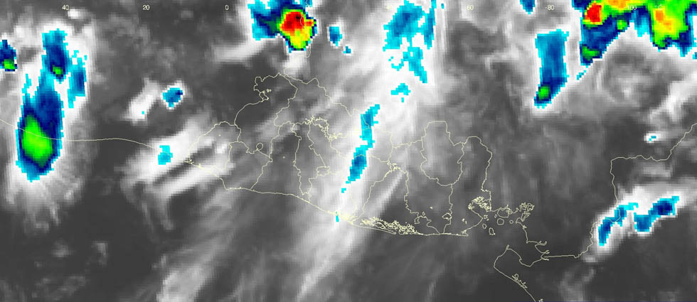 Lluvias dispersas y tormentas puntuales azotarán diferentes zonas de El Salvador esta noche de viernes