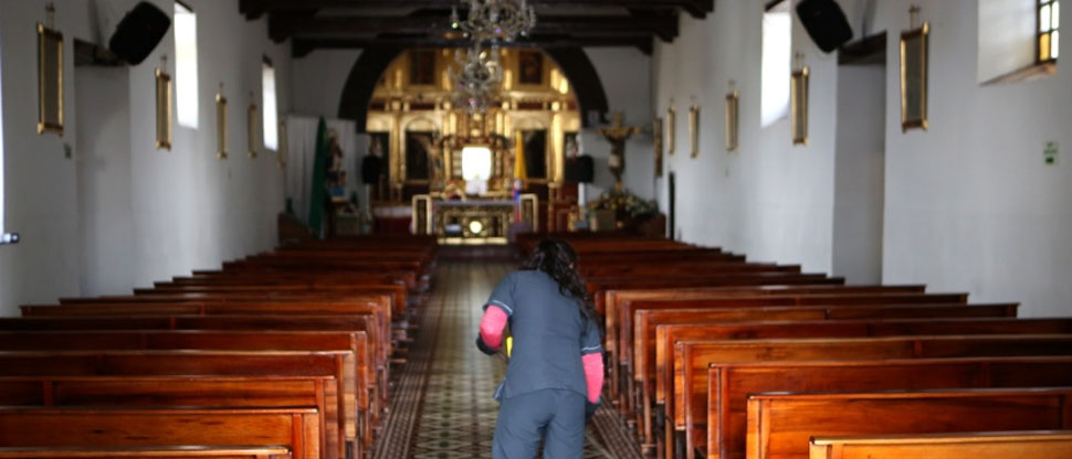 Guatemala: bebé sin vida es abandonado en banca de iglesia católica