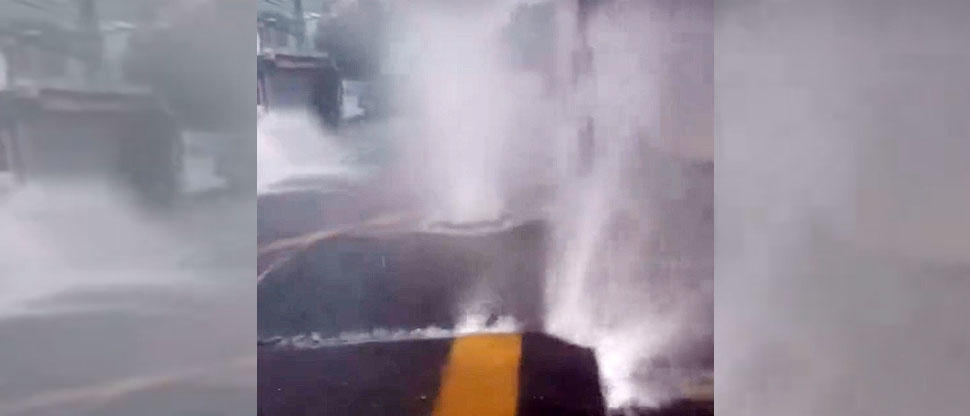 Colapso de tragantes por lluvias provoca caos en Ciudad de Guatemala