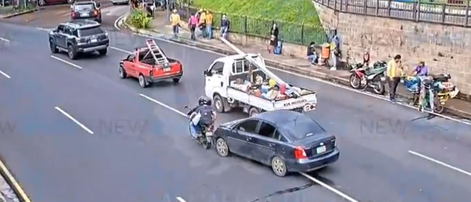 Imprudencia de conductor termina en accidente de tránsito en carretera al Puerto de La Libertad