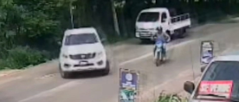 Captan momento cuando maniobra de conductor casi termina en accidente