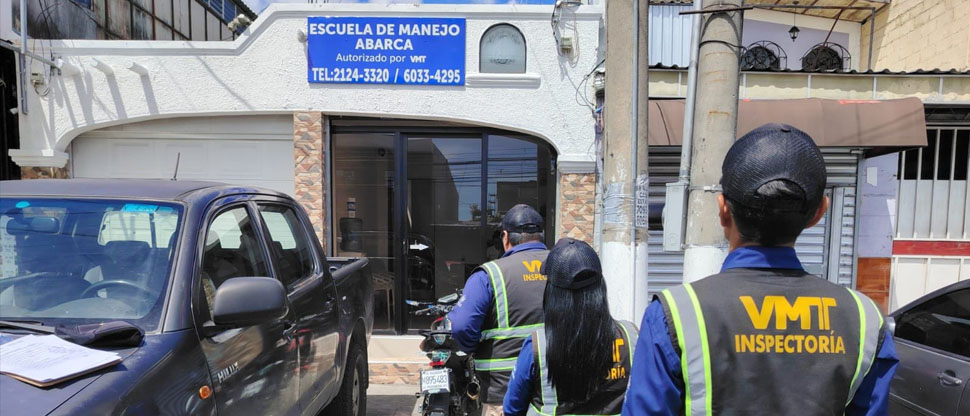 Supervisan escuelas de manejo y examinadoras para verificar cumplimento de ley para operar