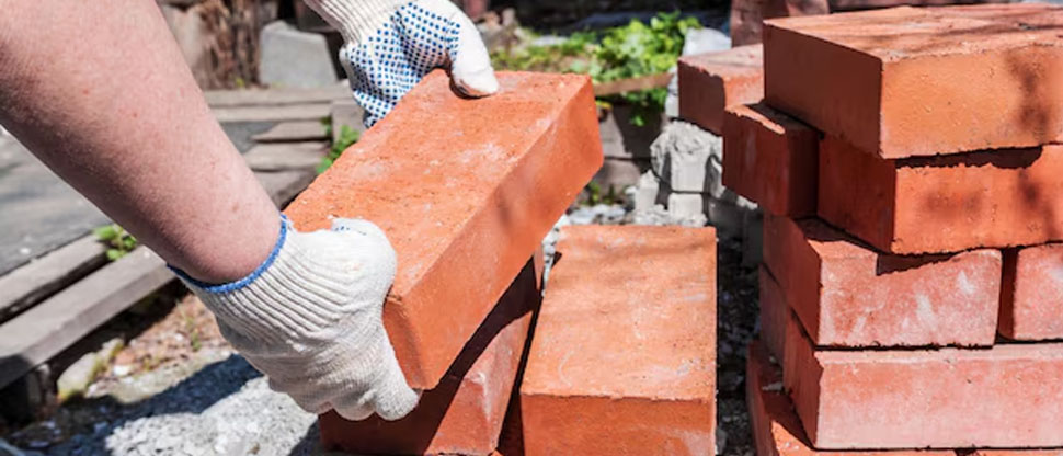 Procesan por estafa a albañil que se comprometió a remodelar una vivienda y no cumplió