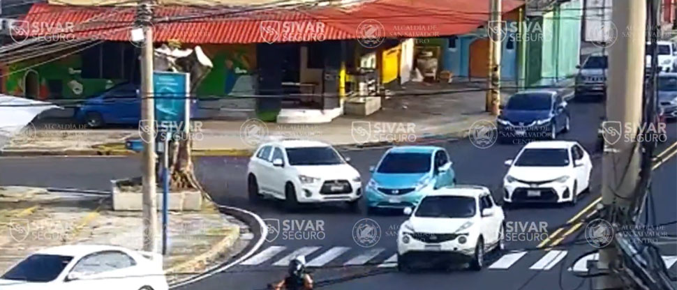 Imprudencia al conducir provoca choque en la avenida Bernal