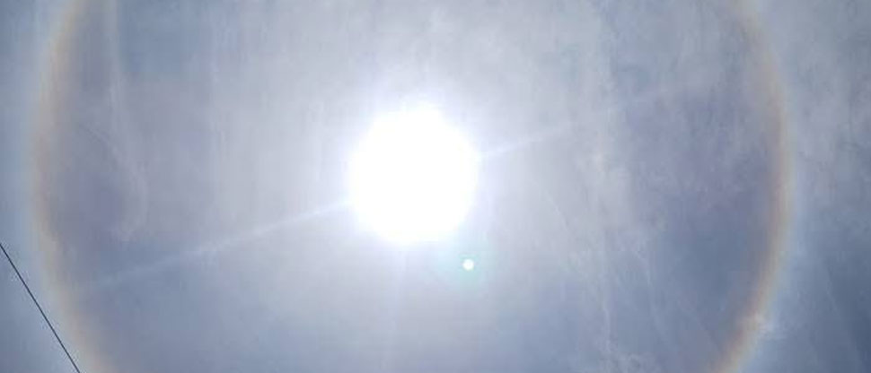 Impresionante halo solar roba la mirada de los salvadoreños este mediodía