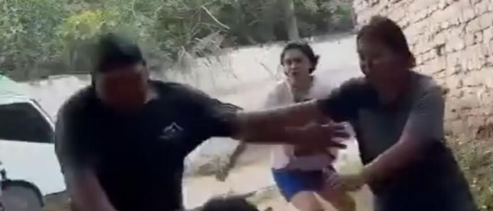 Celebración de independencia termina a los golpes en Escuintla, Guatemala