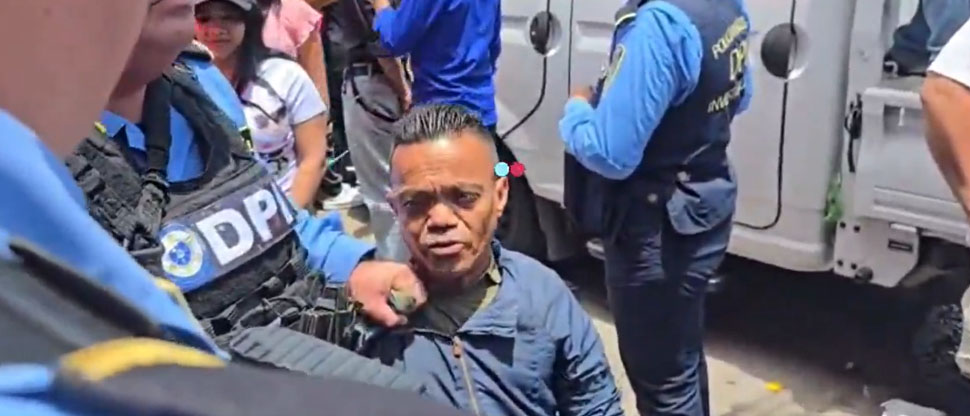 Cae ladrón que robaba personas que observaban el desfile cívico en Tegucigalpa, Honduras