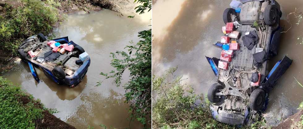 ¡Vivo de milagro!: Conductor sobrevive tras caer a quebrada en Cabañas