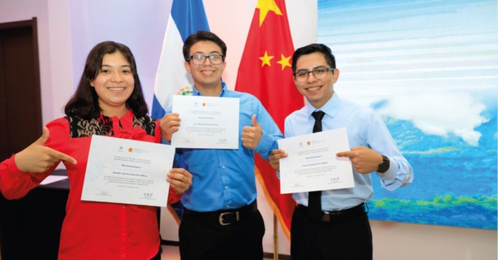 Salvadoreños ya pueden aplicar a becas para estudios superiores en China