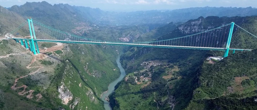 China: inauguran el puente más alto del mundo