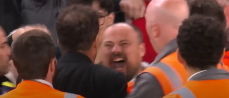 Aficionado del Liverpool es sancionado con tres años sin entrar a un estadio