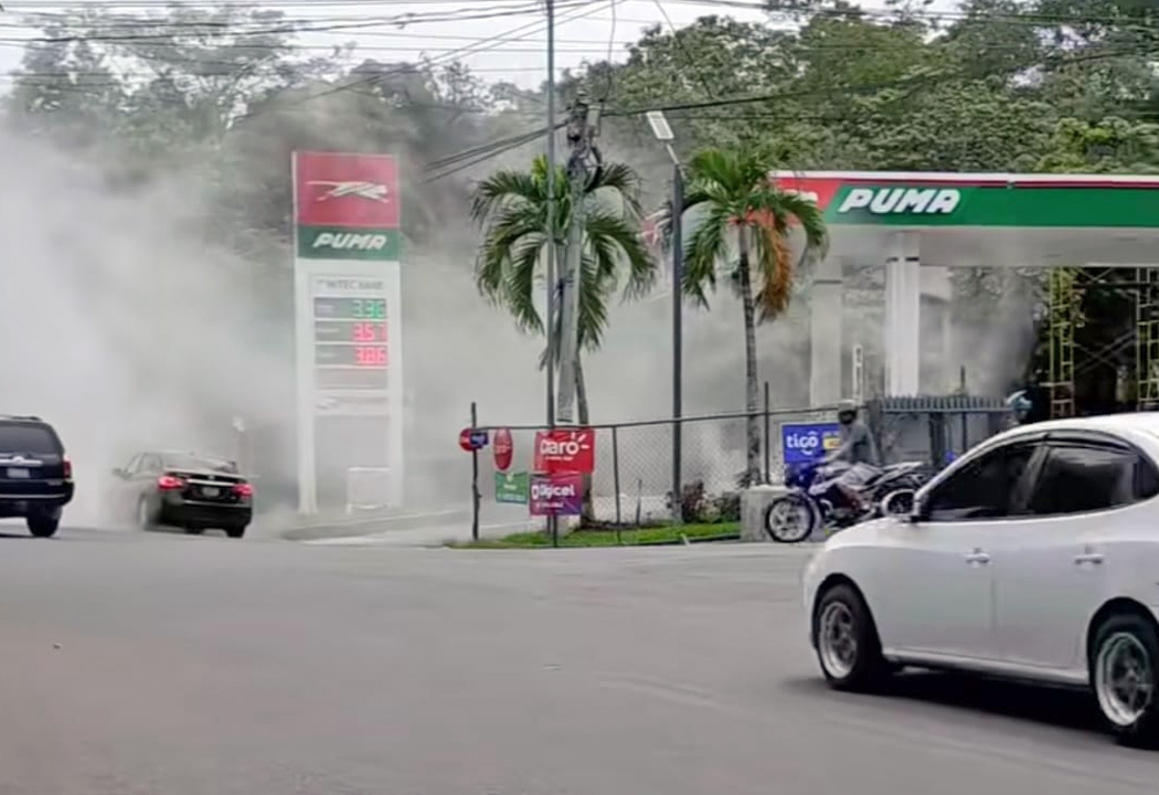 Empleados de gasolinera actúan de manera oportuna y evitan una tragedia en Morazán