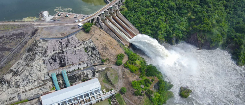Realizan descargas de agua en Central Hidroeléctrica 15 de septiembre