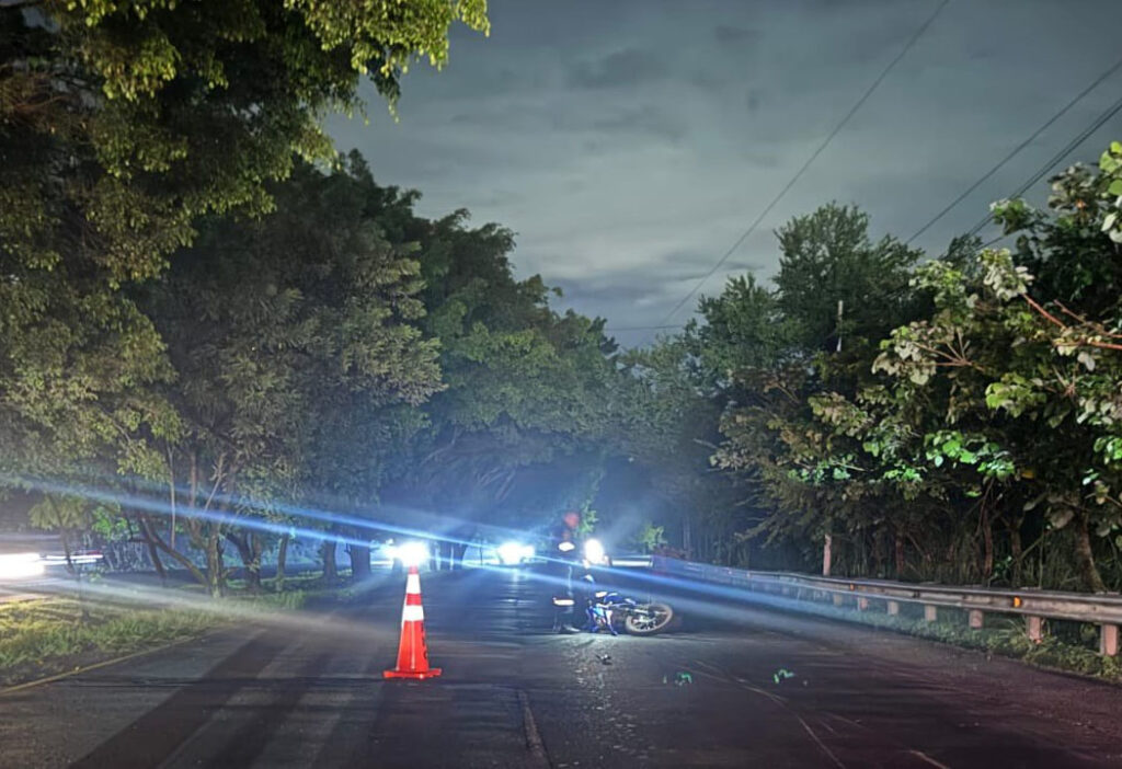 Al menos dos fallecidos dejan accidentes de motocicletas la noche del sábado
