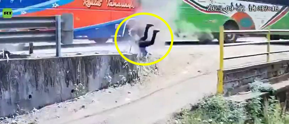 Ecuador: hombre se tira de bus para evitar quedar contraminado con otro bus tras falla en los frenos