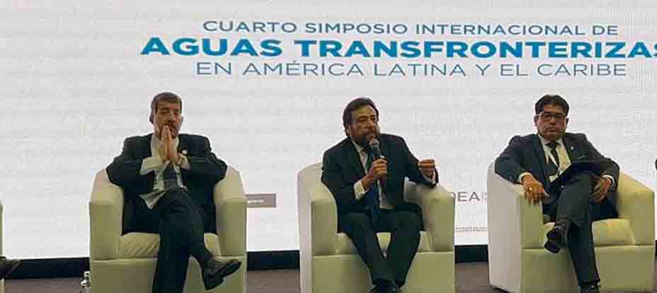 Vicepresidente Ulloa participa en simposio en Perú