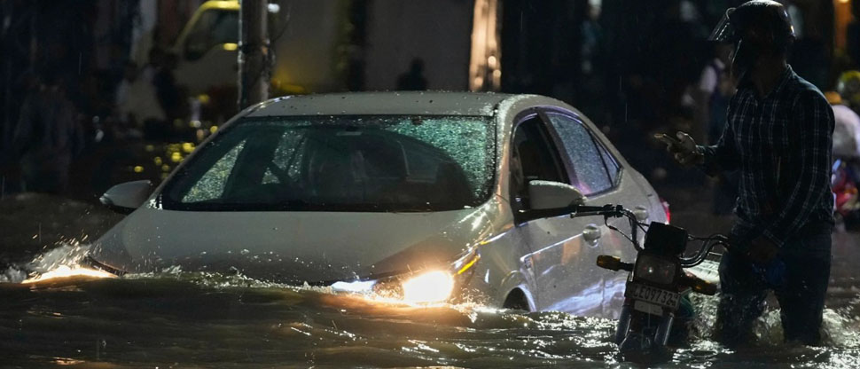 Pakistán: intensas lluvias provocan fuertes inundaciones y evacúan a más de 122 mil personas