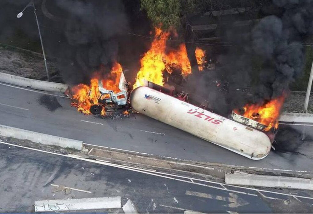 Aumenta a seis la cifra de fallecidos por explosión de pipa que transportaba gas en la CDMX