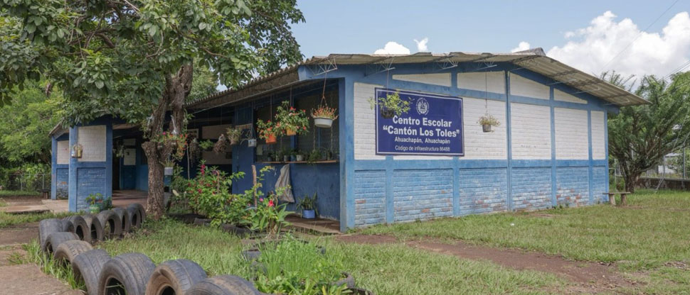Inician los trabajos de remodelación en centro escolar Los Toles de Ahuachapán