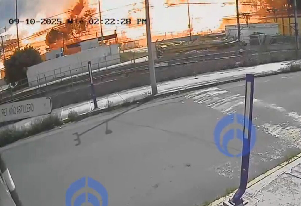 Momento exacto cuando explota pipa de gas en la Ciudad de México
