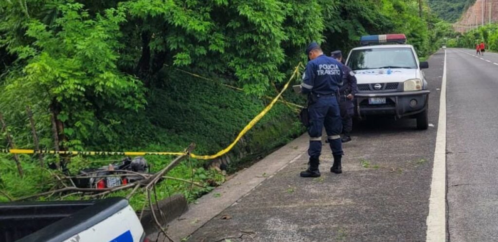 Motociclista de 27 años muere en accidente sobre carretera a Comalapa