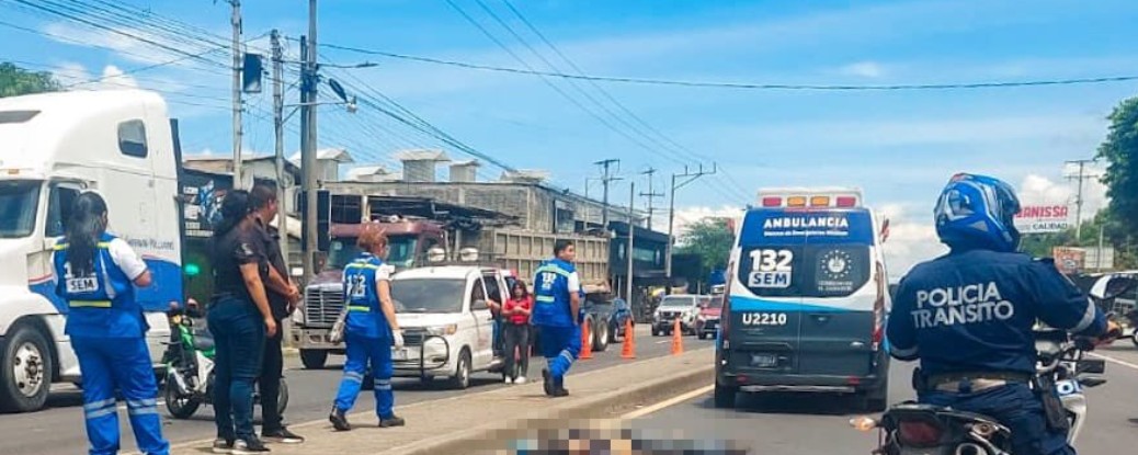 Motociclista fallece de inmediato por ir a excesiva velocidad