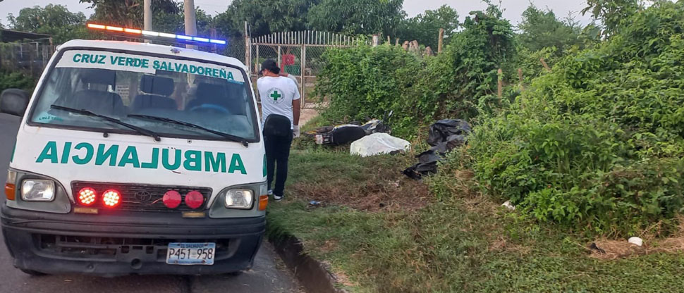 Motociclista pierde la vida tras accidentarse en carretera hacia Ciudad Arce