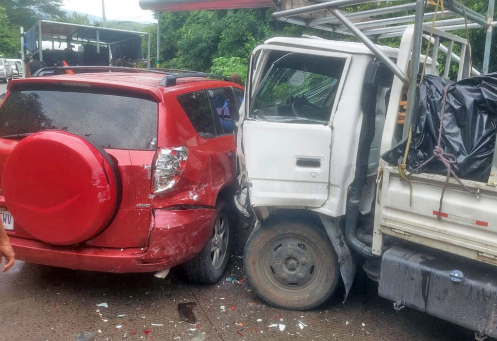 Se registra múltiple accidente en carretera a Metapán