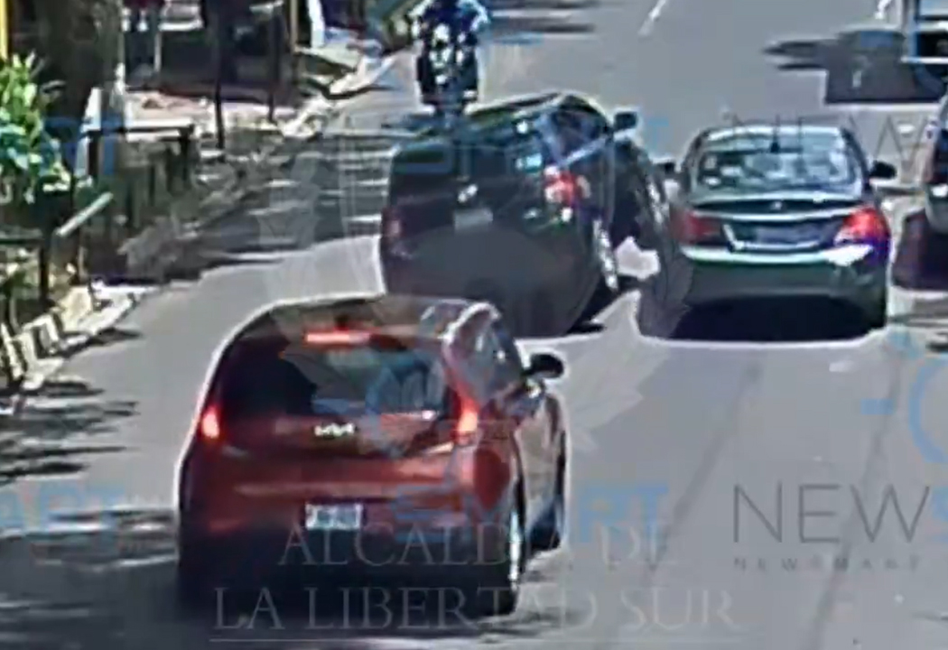 Imprudencia provoca nuevo accidente vial en Santa Tecla