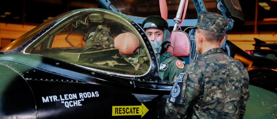 Pilotos se prepararon con 6 meses de antelación para el show aéreo del desfile patrio