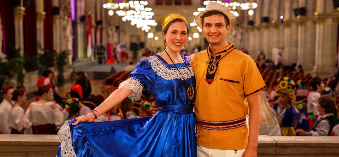 El Salvador brilla con gran colorido en Desfile Internacional de trajes típicos en Austria