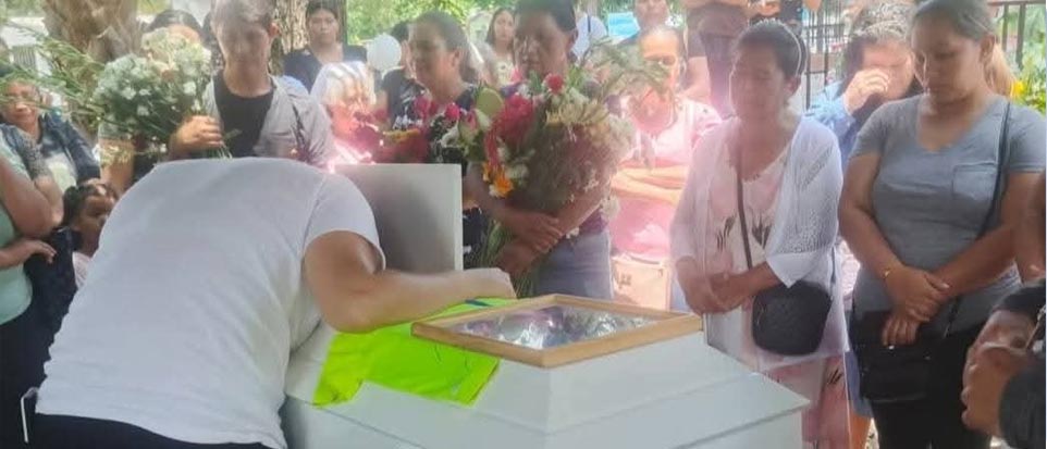 Dan último adiós a niño de 2 años que falleció  tras tragarse unas uvas