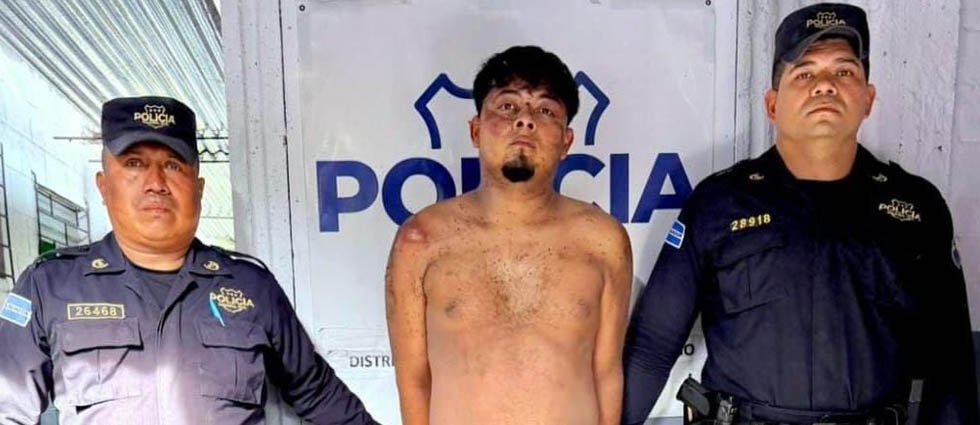 Capturan a sujeto tras golpear a su madre en la cabeza con un palo en Cuscatancingo