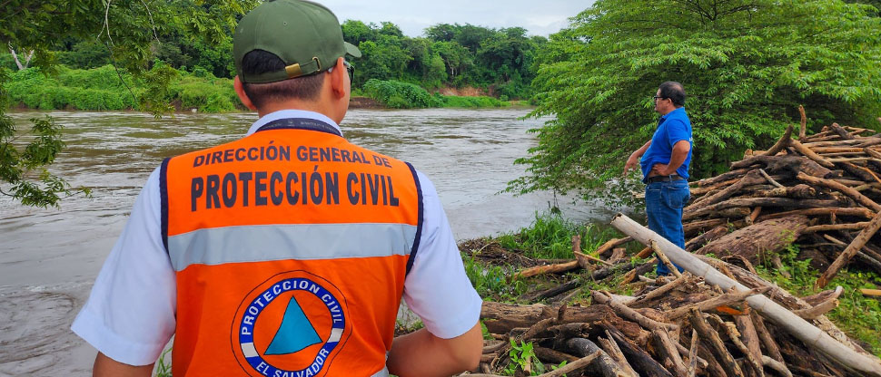 Realizan monitoreo preventivo en río Grande ante las lluvias de las últimas horas