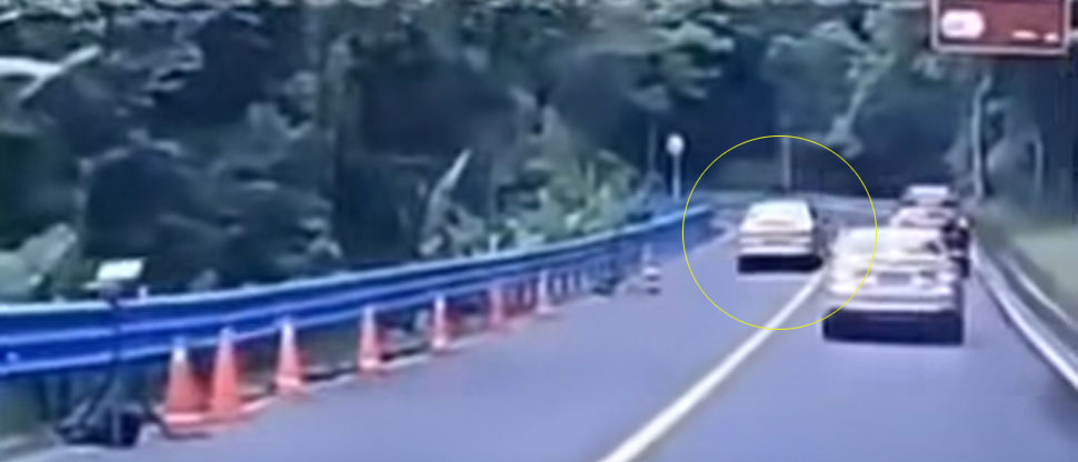 Conductor casi provoca una tragedia al sobrepasar en zona de curvas pronunciadas