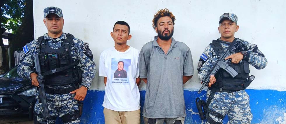 Detienen a ebrios tras atacarse mutuamente con un corvo en Santa Ana